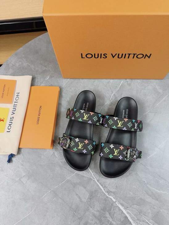 Picture of Louis Vuitton Slippers _SKULVsz35-46hnh03021215